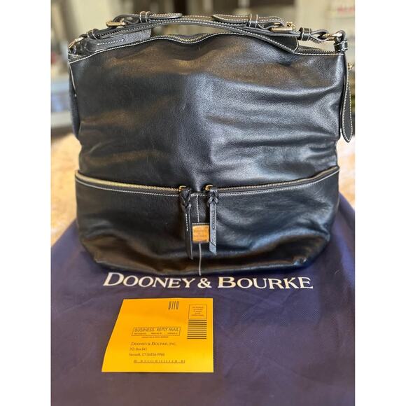 New in bag: Dooney & Bourke Calf Leather Large Pocket Sac in Black - Picture 1 of 10